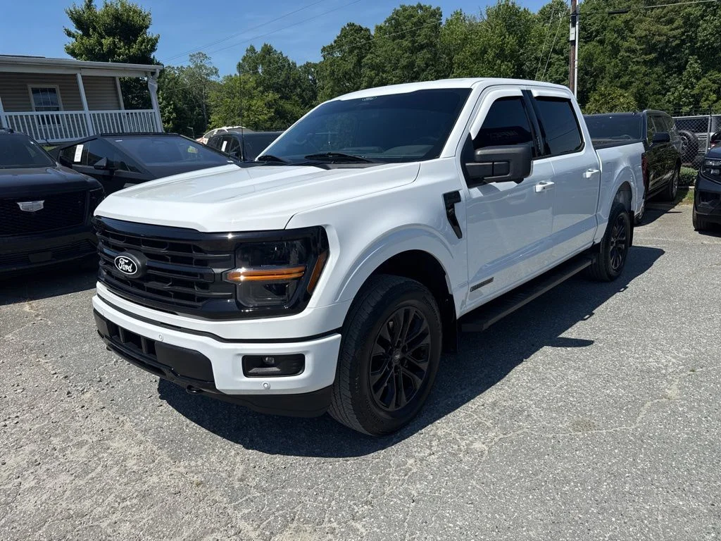 Used 2024 White Ford XLT image 1