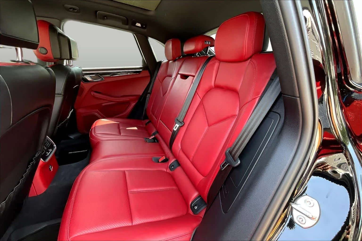 Used 2023  Porsche T image 20