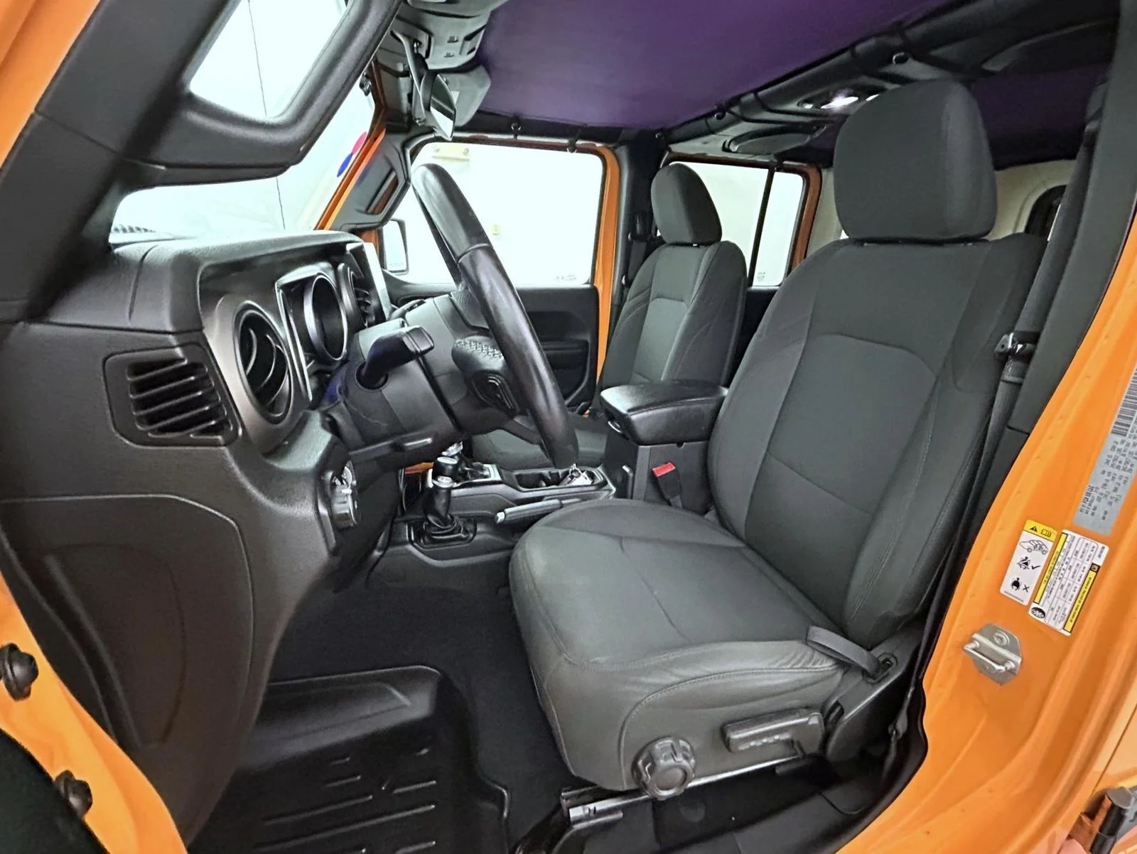 Used 2018 Orange Jeep Unlimited Sport S image 11