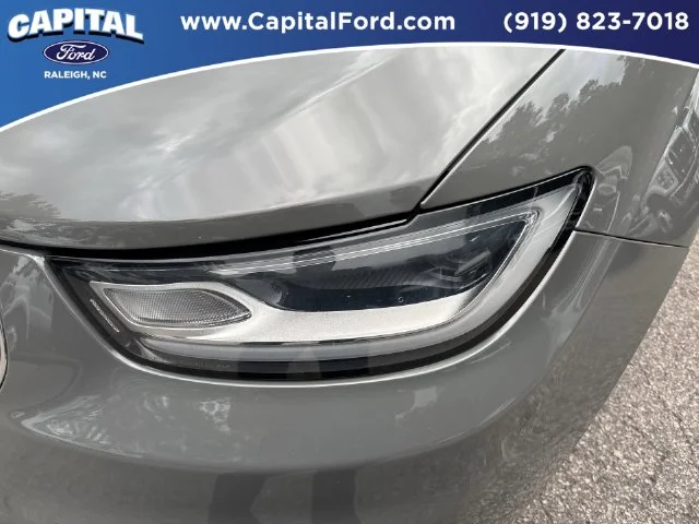 Used 2025 White Chrysler Select image 11