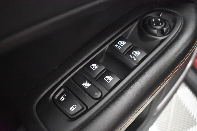 Used 2018 Red Jeep Latitude image 22