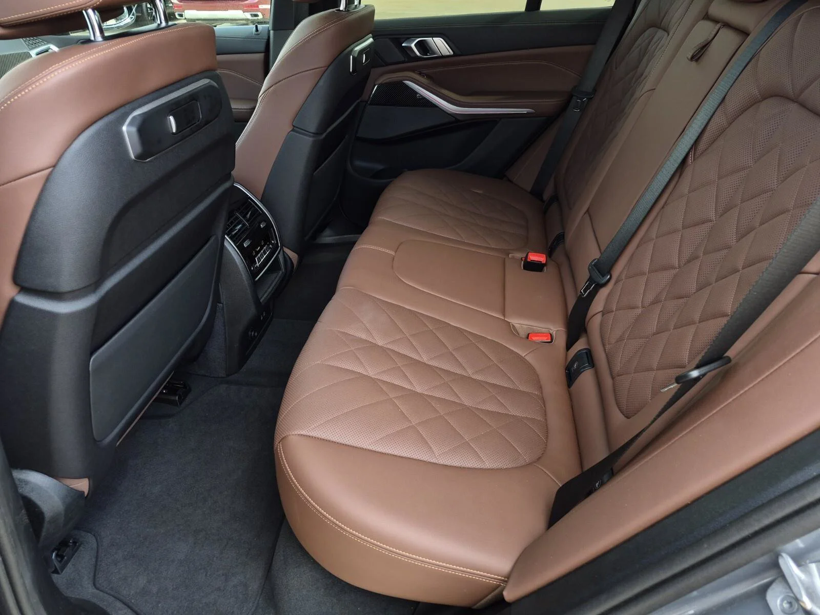 Certified Used 2024 Skyscraper Grey Metallic BMW M60i image 17