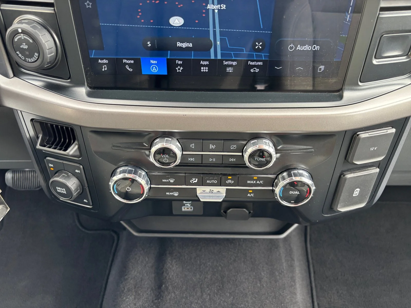 Used 2024 Silver Ford XLT * Available Until Exported to USA * image 15