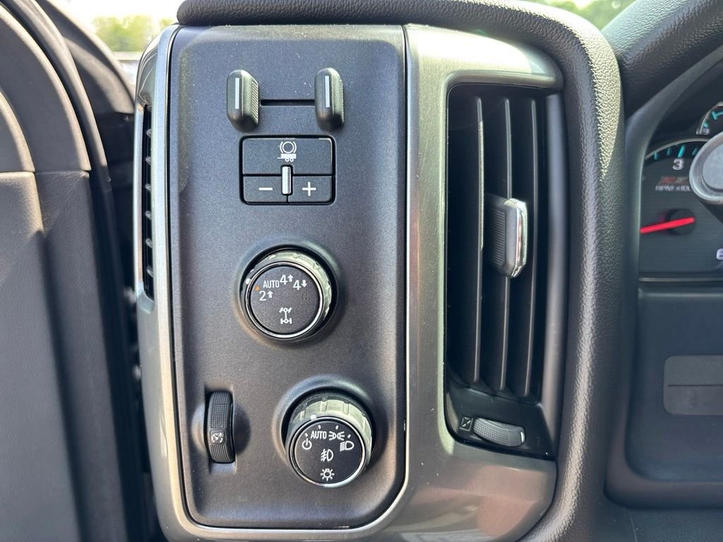 Used 2019 Brown Chevrolet LT image 19