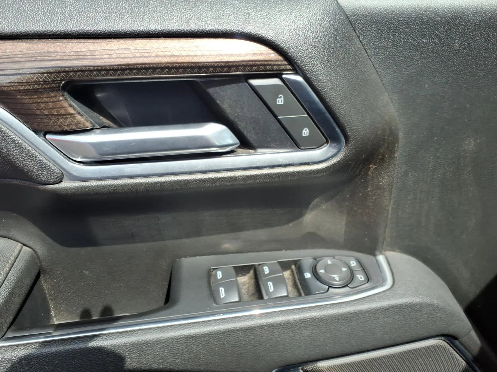 2025 Chevrolet Silverado 1500 LT - Photo 14