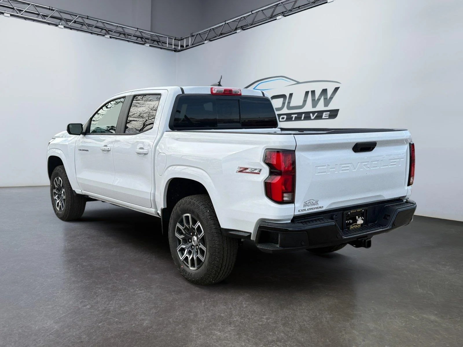 Used 2026 Summit White Chevrolet Z71 image 5