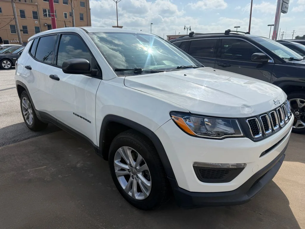 Used 2018 White Jeep Sport image 25