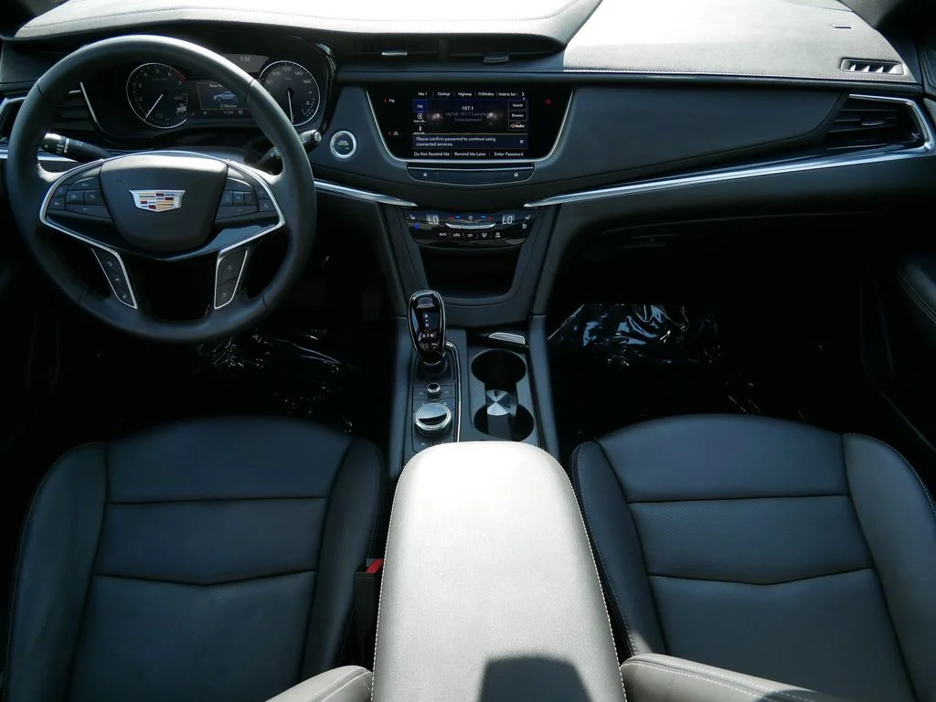 Used 2025 Green Cadillac Premium Luxury image 13