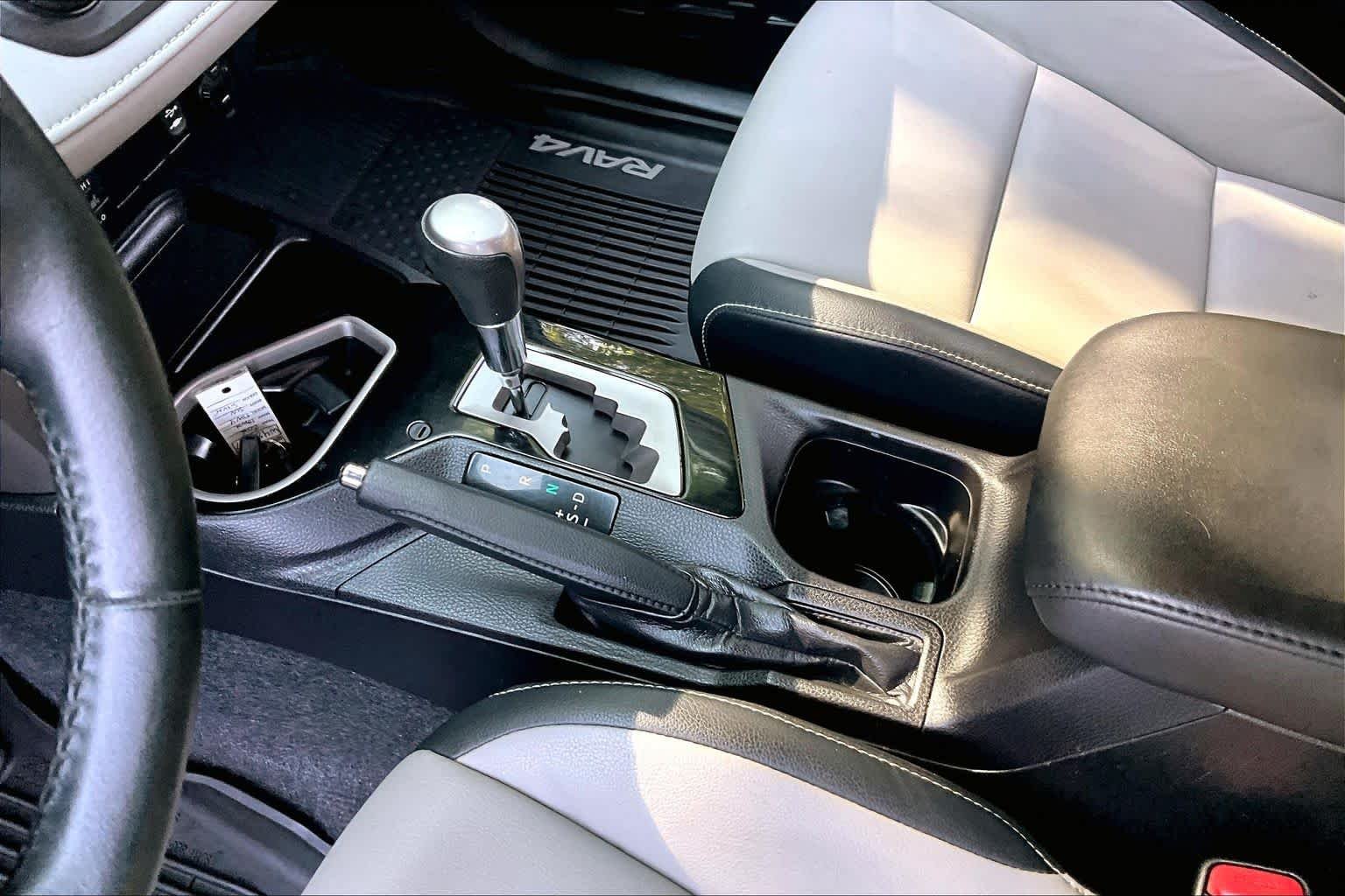 Used 2016 Silver Sky Metallic Toyota Limited image 30