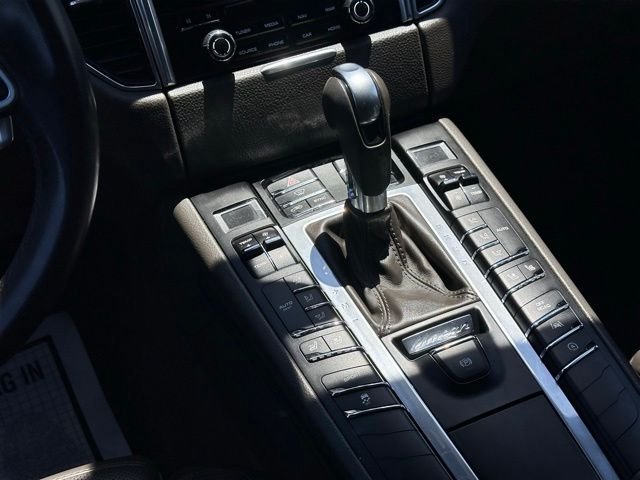 Used 2017 Rhodium Silver Metallic Porsche Base image 16
