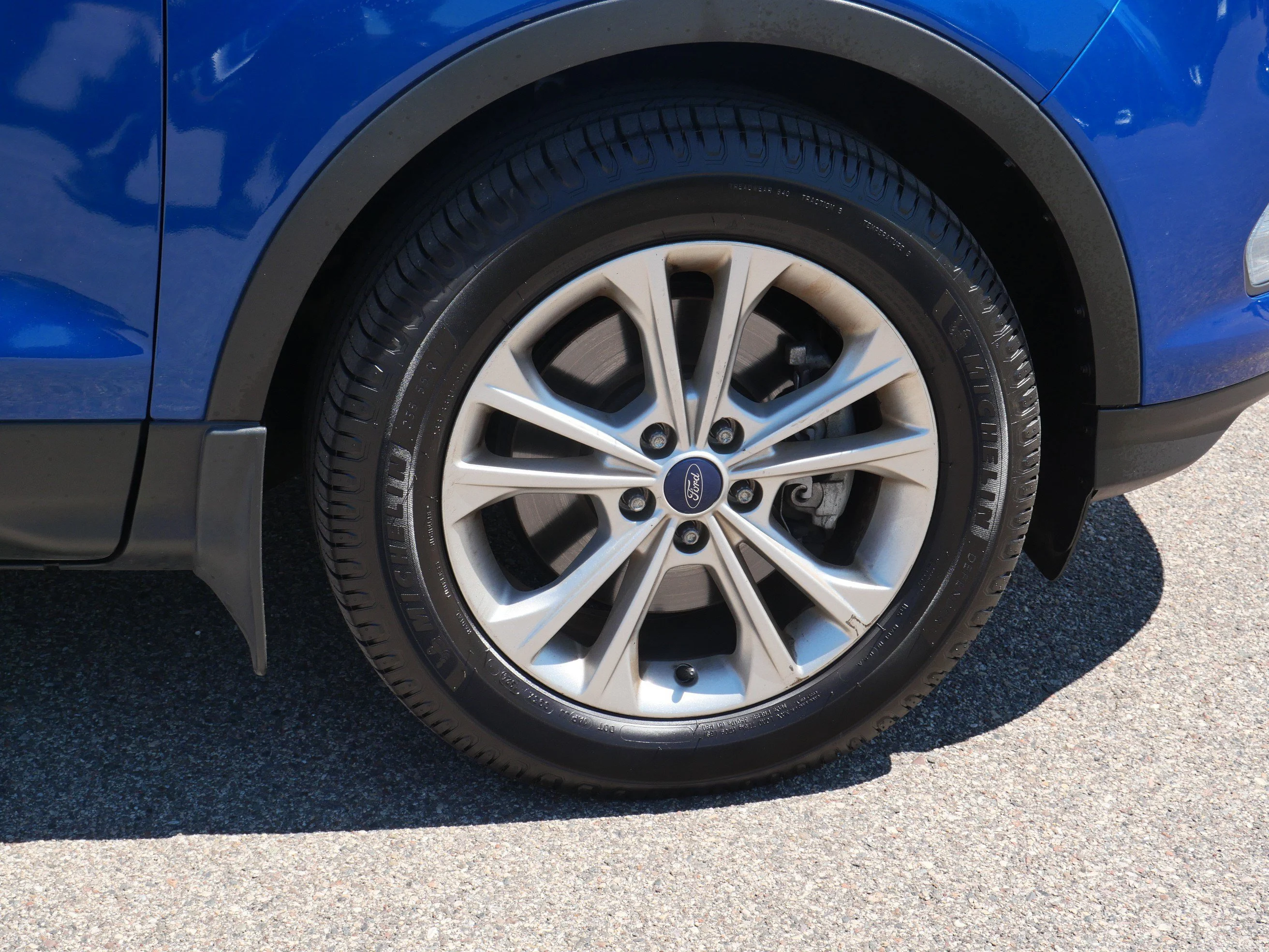 Used 2017 Lightning Blue Metallic Ford SE image 15