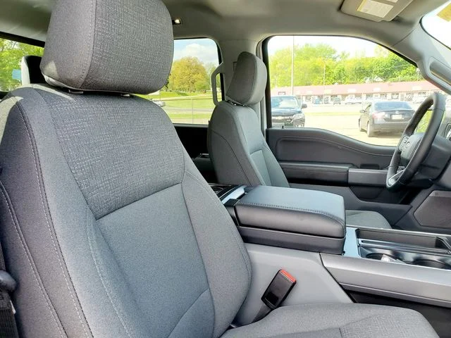 2025 Ford F-150 XLT - Photo 19