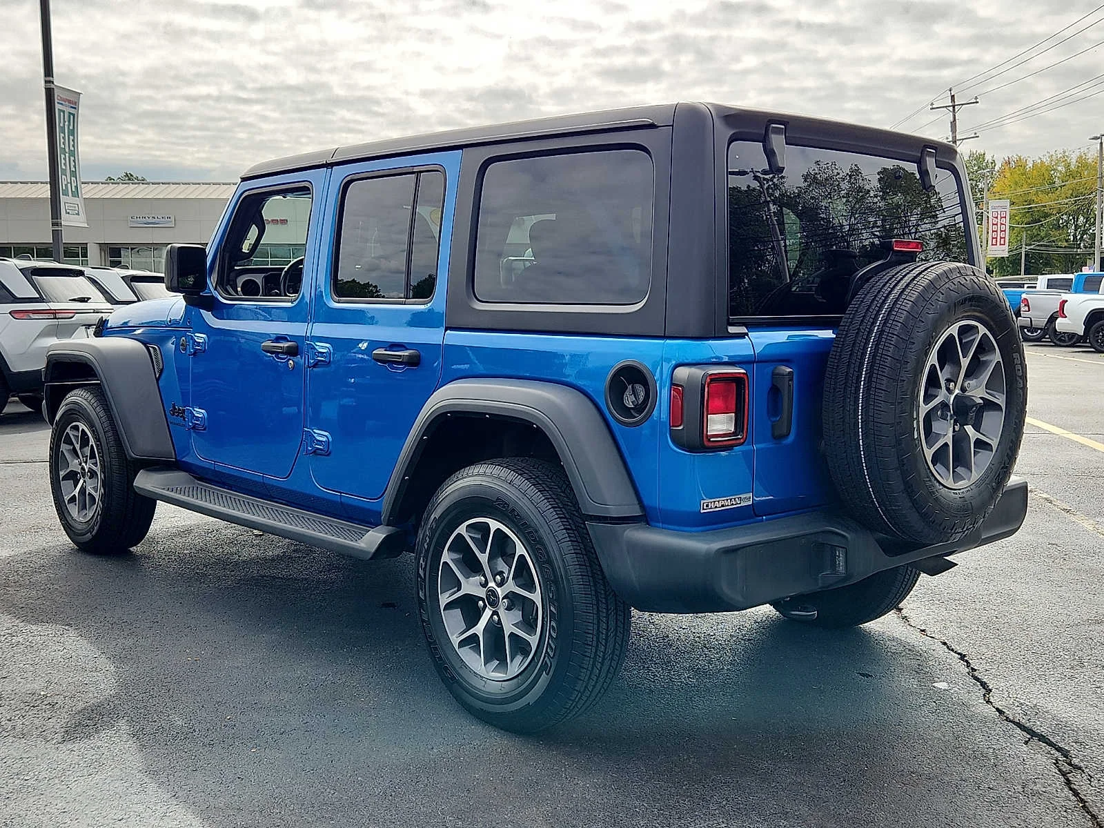 Used 2024 Hydro Blue Pearlcoat Jeep Sport S image 7
