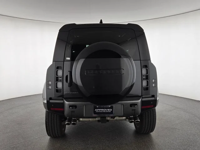 Used 2024 Gray Land Rover V8 image 7