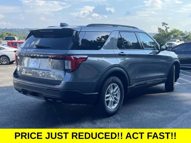 Used 2026 Gray Ford Active image 3