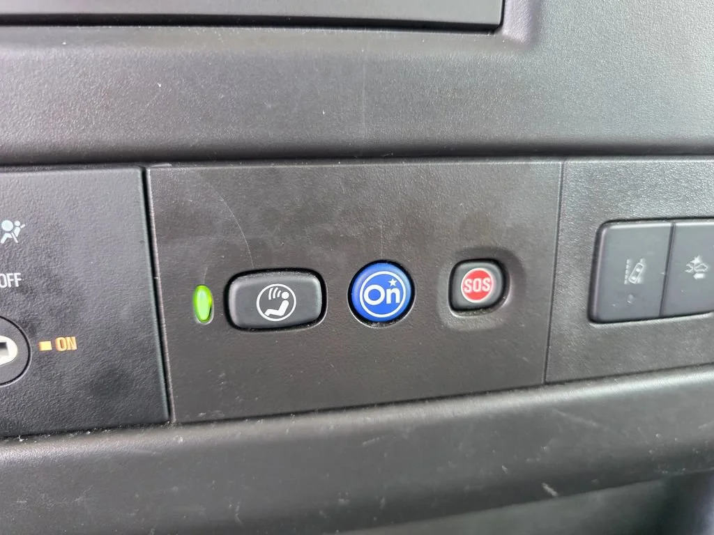 Used 2025 Summit White Chevrolet 1LT image 18