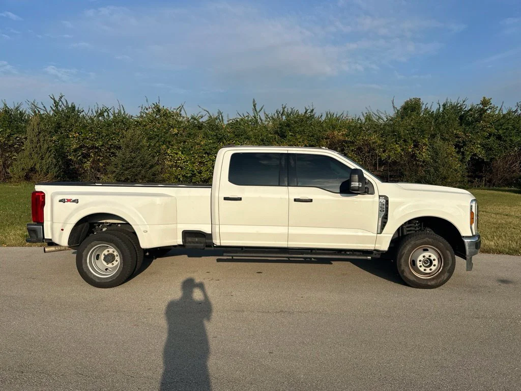 Used 2025 Oxford White Ford XLT image 13