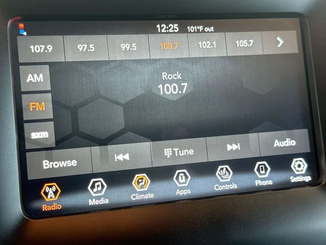Used 2019 Black Jeep Latitude Plus image 14
