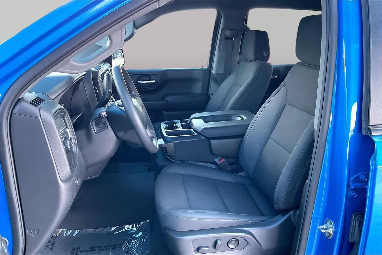 Used 2025 Riptide Blue Metallic Chevrolet Custom image 9