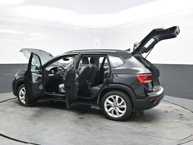 Used 2023 Black Volkswagen 1.5T S image 45