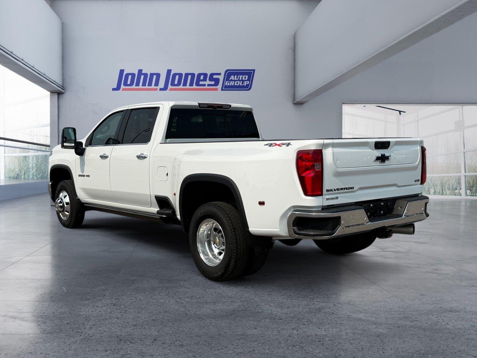 Used 2024 Summit White Chevrolet LTZ image 3