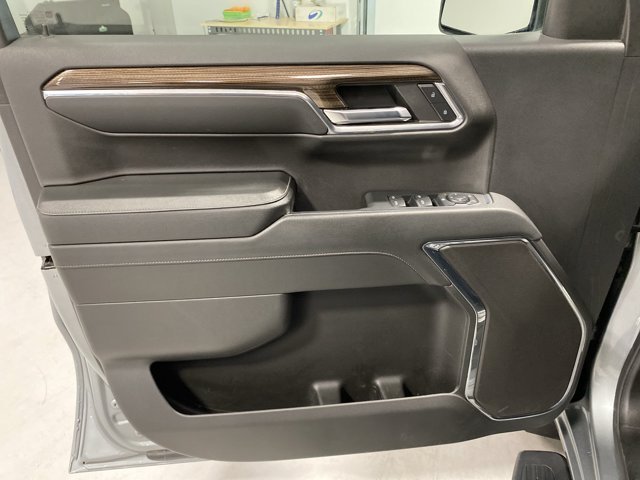 Used 2023 Sterling Gray Metallic Chevrolet LT image 21