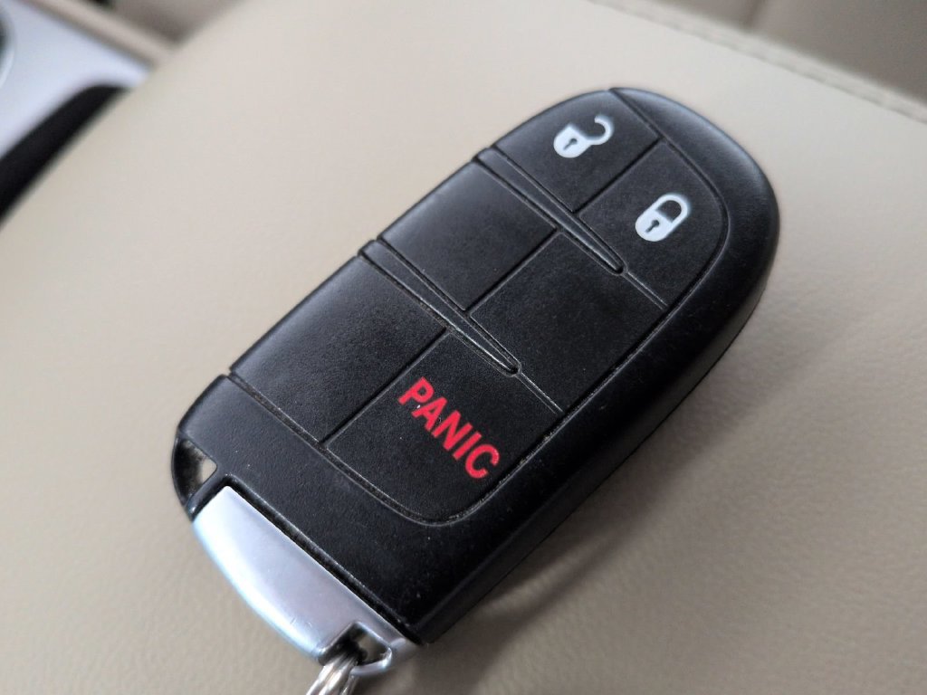 Used 2018 Red Jeep Laredo E image 46