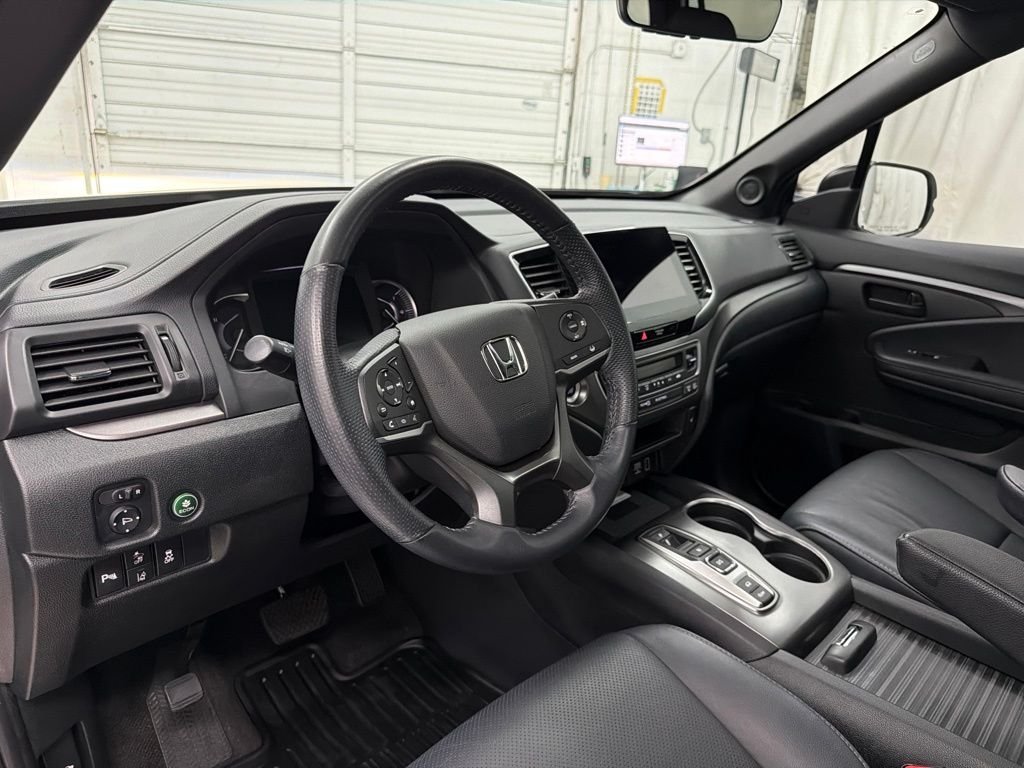 Used 2023 White Honda EX-L image 13