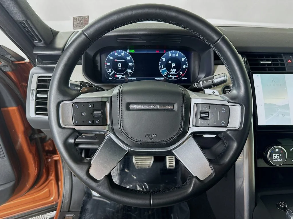 Used 2022 Namib Orange Premium Metallic Land Rover HSE R-Dynamic image 12