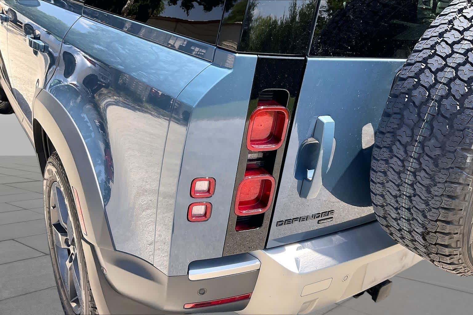 Used 2021 Tasman Blue Metallic Land Rover SE image 26