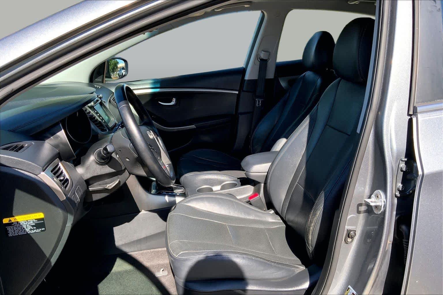 Used 2016 Galactic Gray Hyundai  image 8