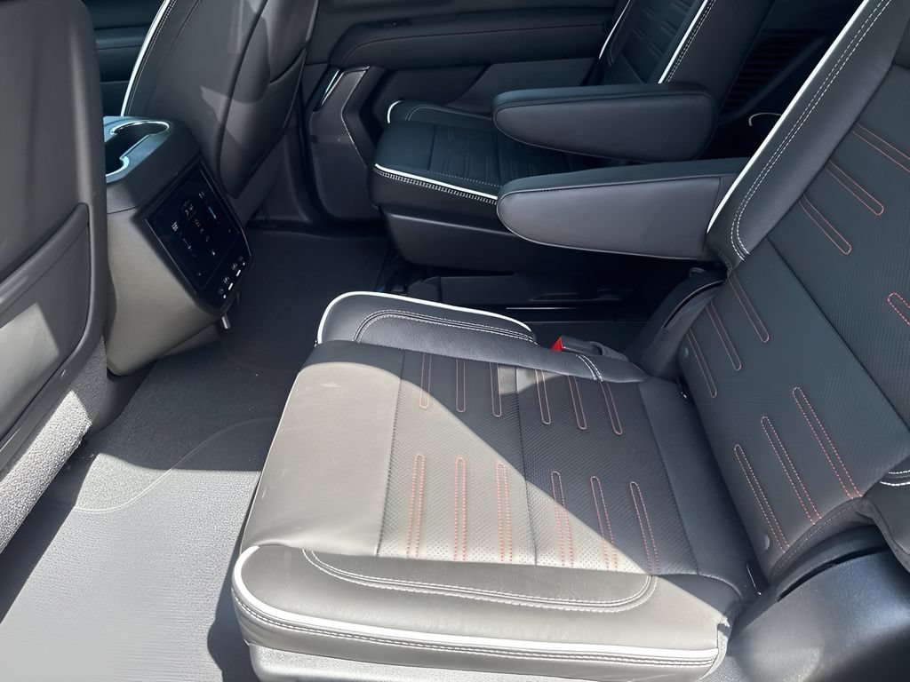2026 GMC Yukon AT4 Ultimate - Photo 21