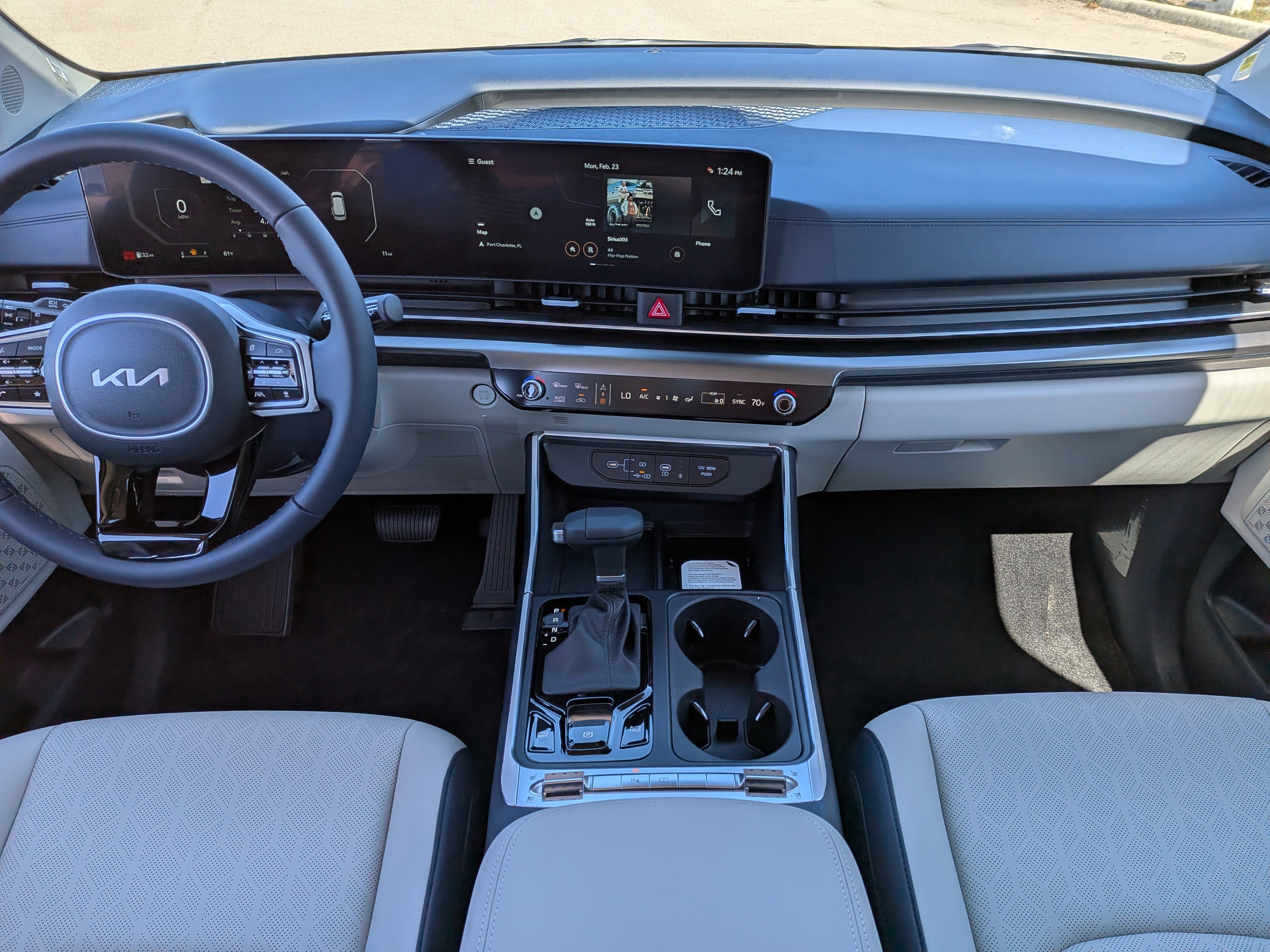 New 2026 Ceramic Silver Kia SX image 21