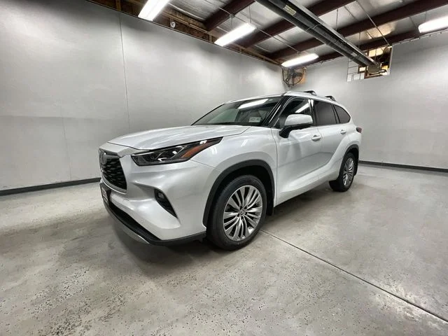 2023 Toyota Highlander Platinum