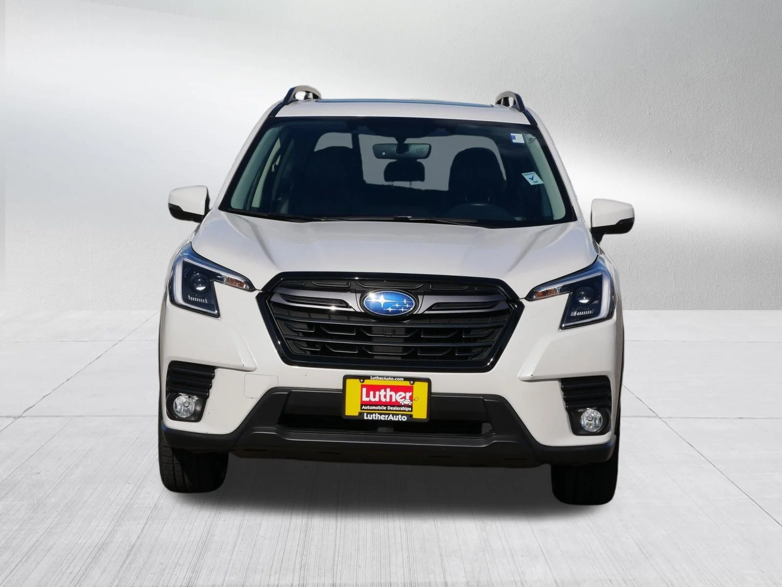 Used 2023 Crystal White Pearl Subaru Limited image 2
