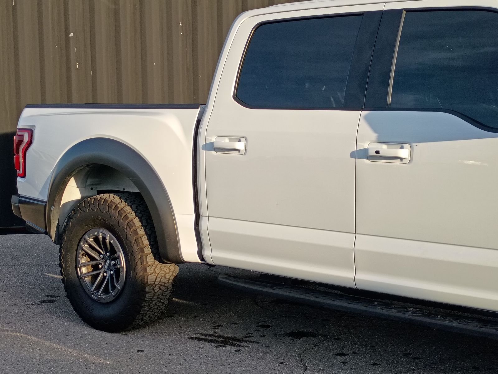 View vehicle photo 5