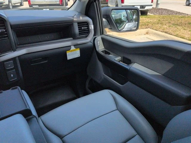 New 2026 Oxford White Ford XL image 17