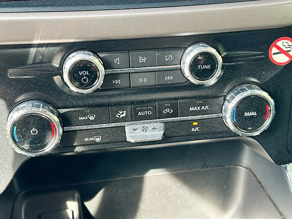Used 2024 Black Ford XLT image 16