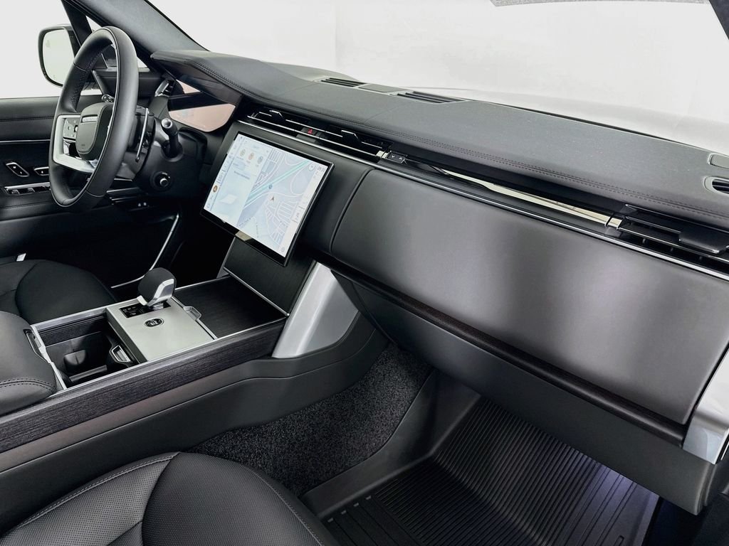 New 2026 Eiger Grey Land Rover SE image 29