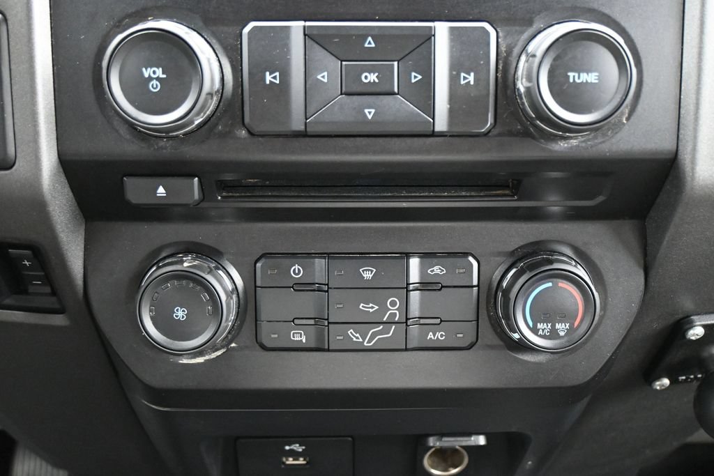 Used 2017 White Ford XL image 20