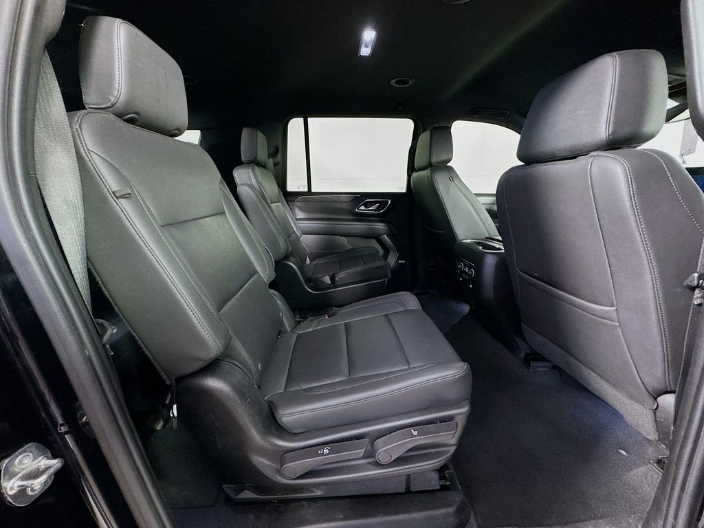 Used 2024 Black Chevrolet Z71 image 33