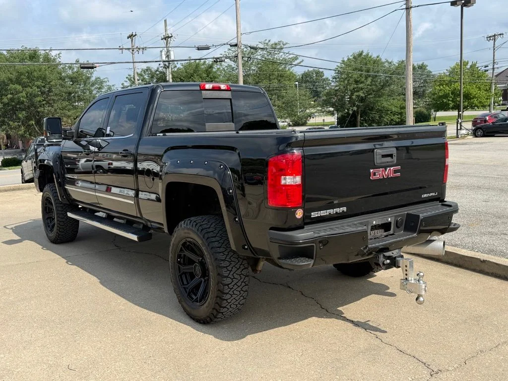 Used 2018 Black GMC Denali image 9