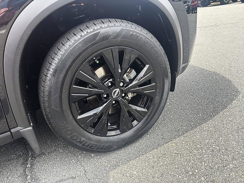 Used 2023 Super Black Nissan SV image 11