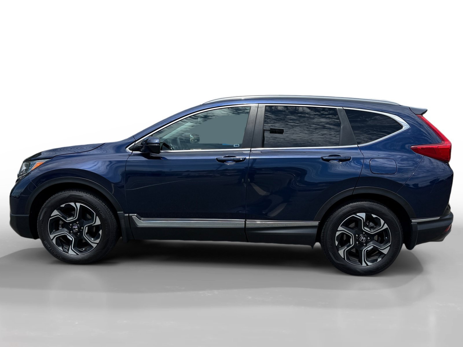 Used 2017 Obsidian Blue Pearl Honda Touring image 2