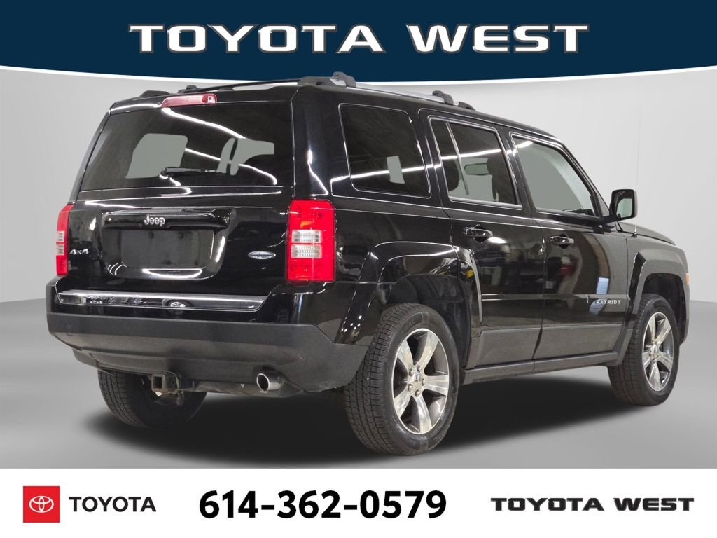 Used 2016 Black Jeep Latitude image 7