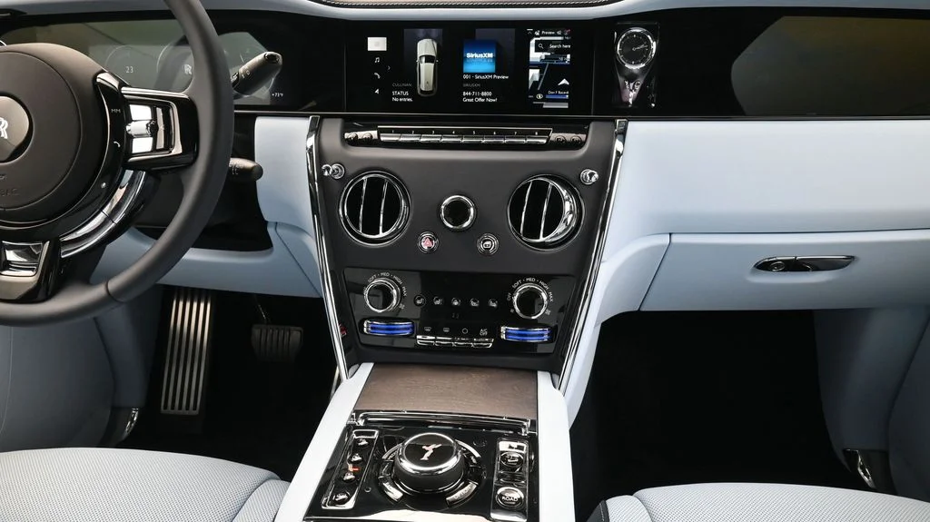 New 2027 White Rolls-Royce  image 18
