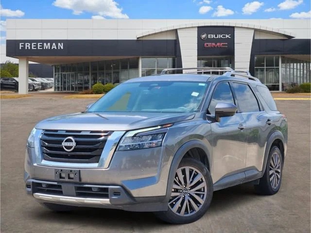 2023 Nissan Pathfinder SL 2WD's photo