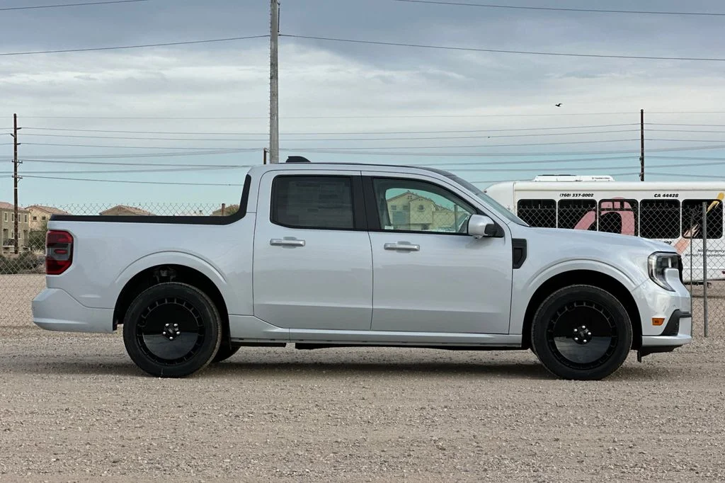 New 2026 Space White Metallic Ford Lobo High image 3