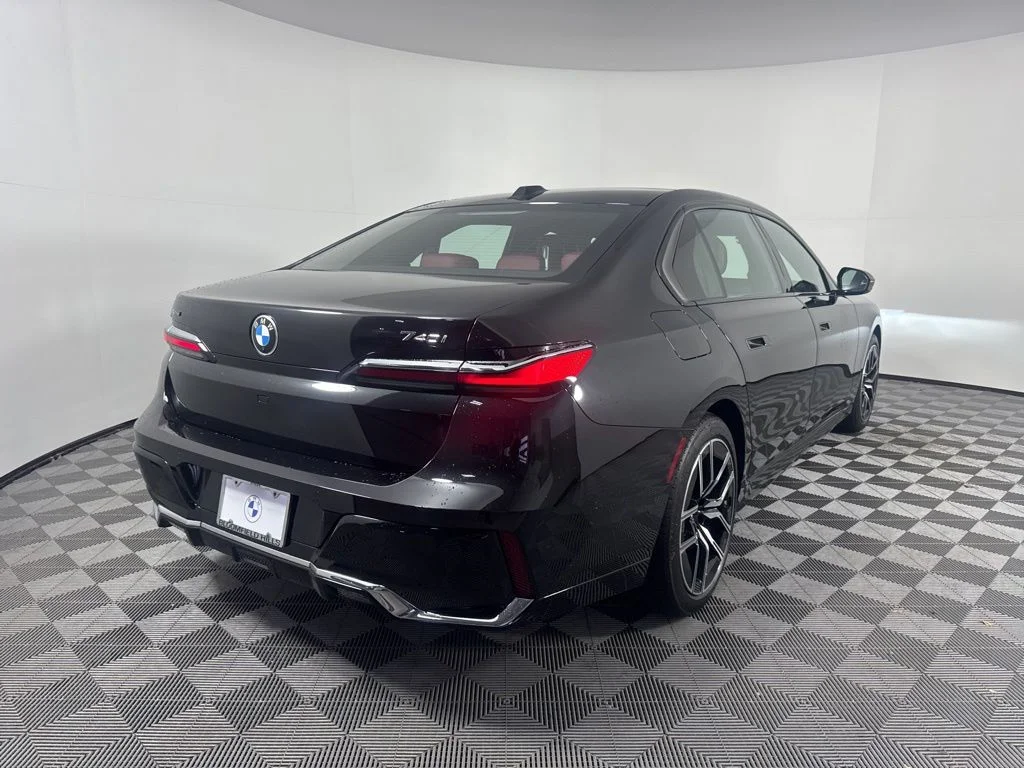 Used 2025 Black Sapphire Metallic BMW 740i xDrive image 5