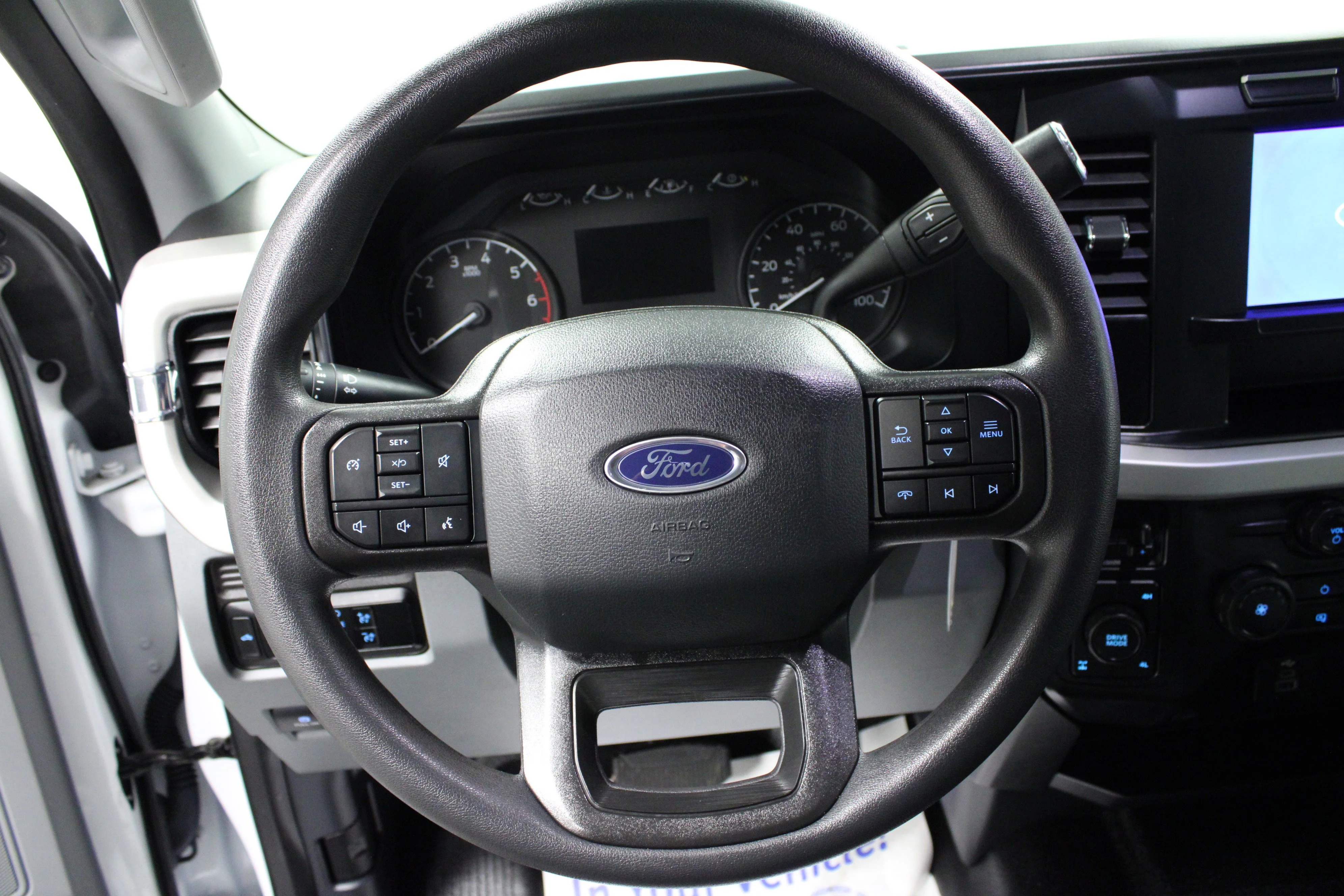 Used 2024 Oxford White Ford XL image 17